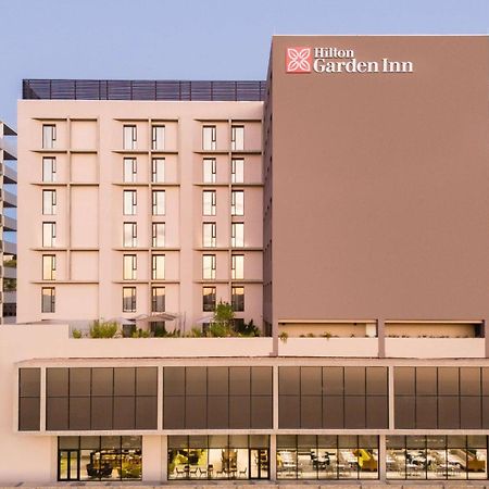 Hilton Garden Inn Виндхук Экстерьер фото