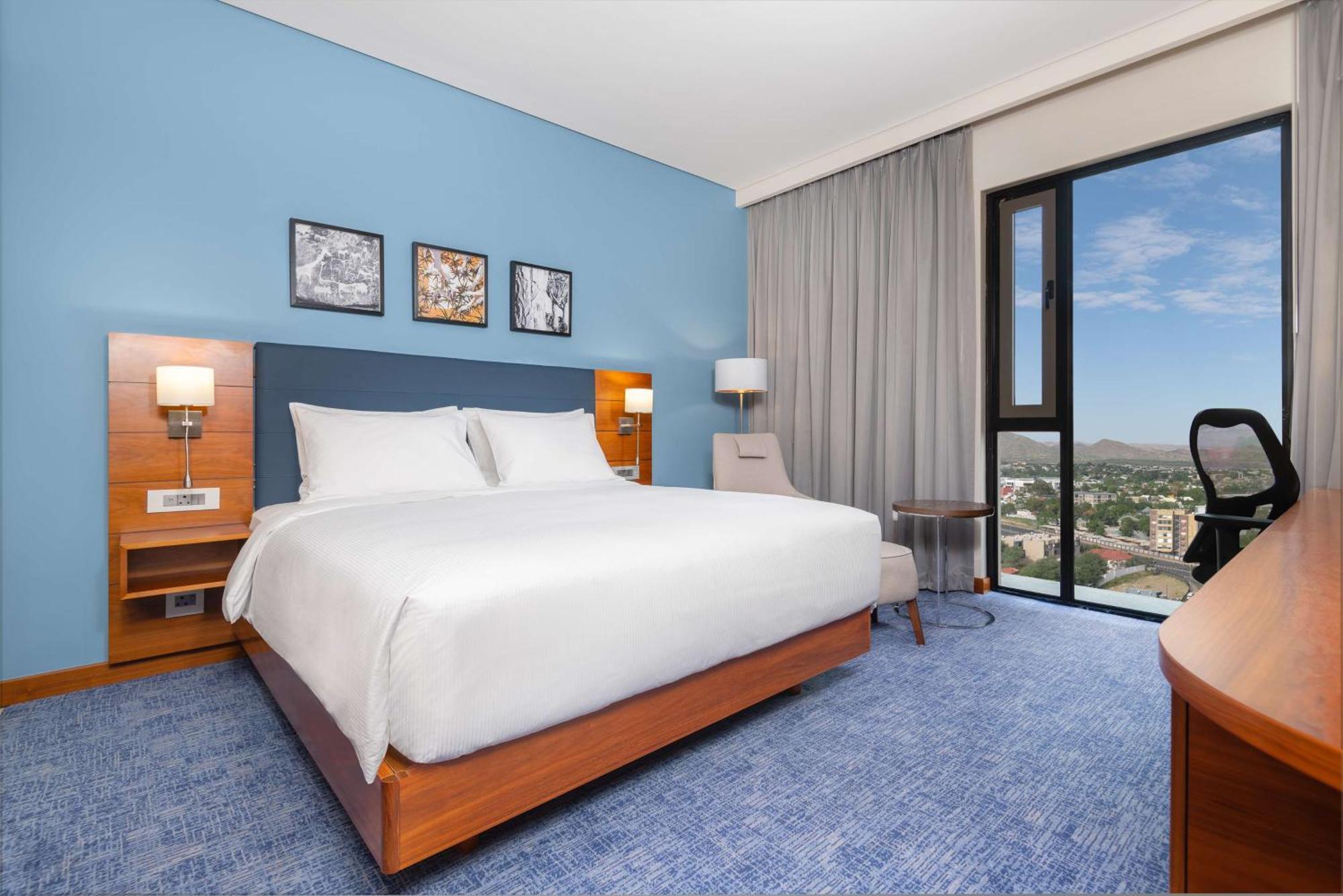 Hilton Garden Inn Виндхук Экстерьер фото